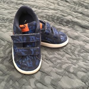 Puma dinosaur print sneakers boys size 8